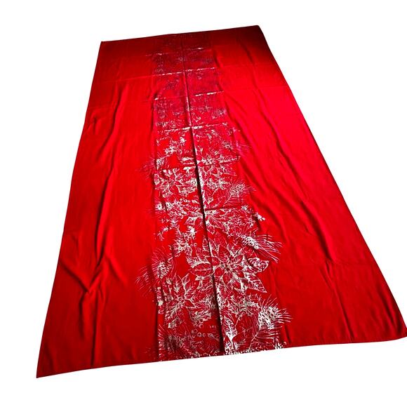 Vintage Christmas Holiday tablecloth buffet size rectangle red with gold leaves - Picture 5 of 7